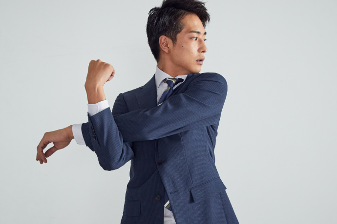 抜群のストレッチ性で着用ストレス軽減